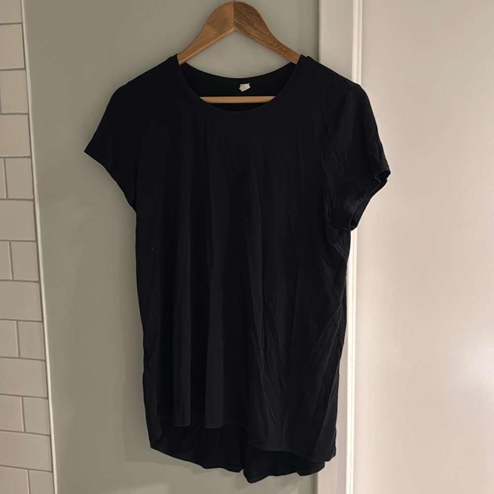 Black lululemon tie back yoga shorts sleeve top